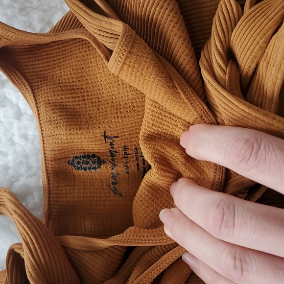 *pls read* Free People Happiness Runs Square Neck Crop High Atlas Brown - Picture 6 of 15